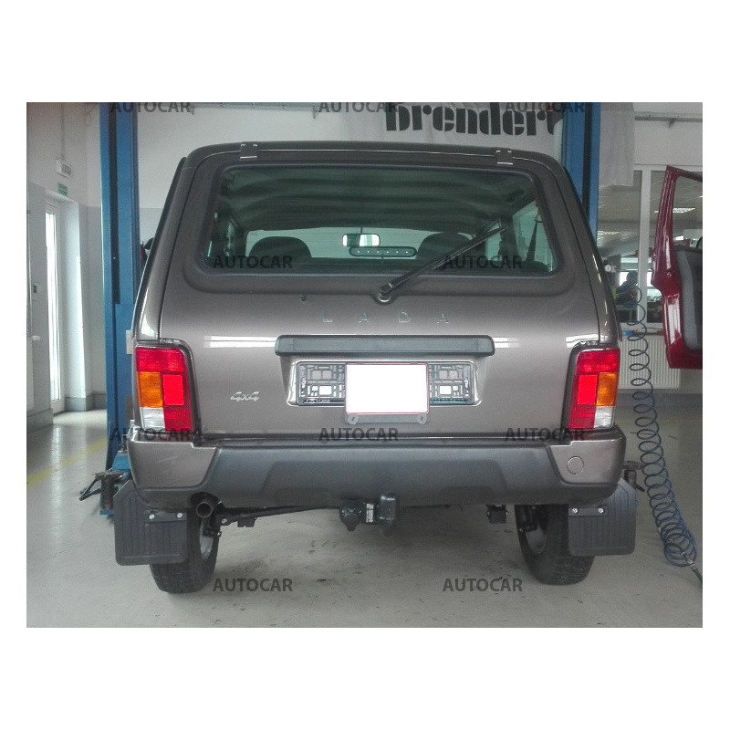 Anhängerkupplung für Lada NIVA - 3-türig - manuall–AHK starr