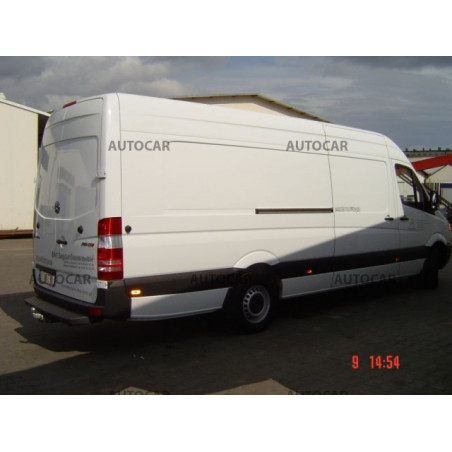 Anhängerkupplung für Volkswagen CRAFTER - Kastenwagen mit Treppe - Einzelräder - Radstand 3,665 / 4,325 m - Festeinbau Anhängerkupplung für Volkswagen CRAFTER - Kastenwagen mit Treppe - Einzelräder - Radstand 3,665 / 4,325 m - Festeinbau