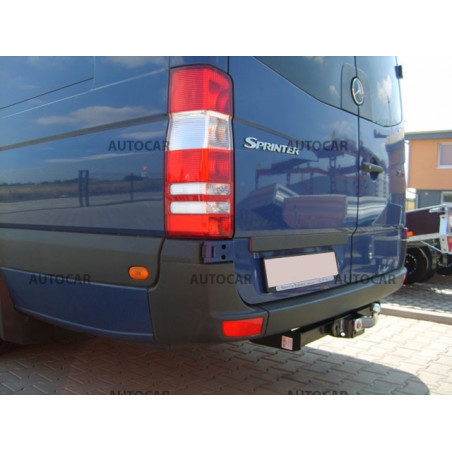 Anhängerkupplung für Volkswagen CRAFTER - Kastenwagen ohne Treppe - Radstand 3,665 / 4,325 m - Festeinbau Anhängerkupplung für Volkswagen CRAFTER - Kastenwagen ohne Treppe - Radstand 3,665 / 4,325 m - Festeinbau