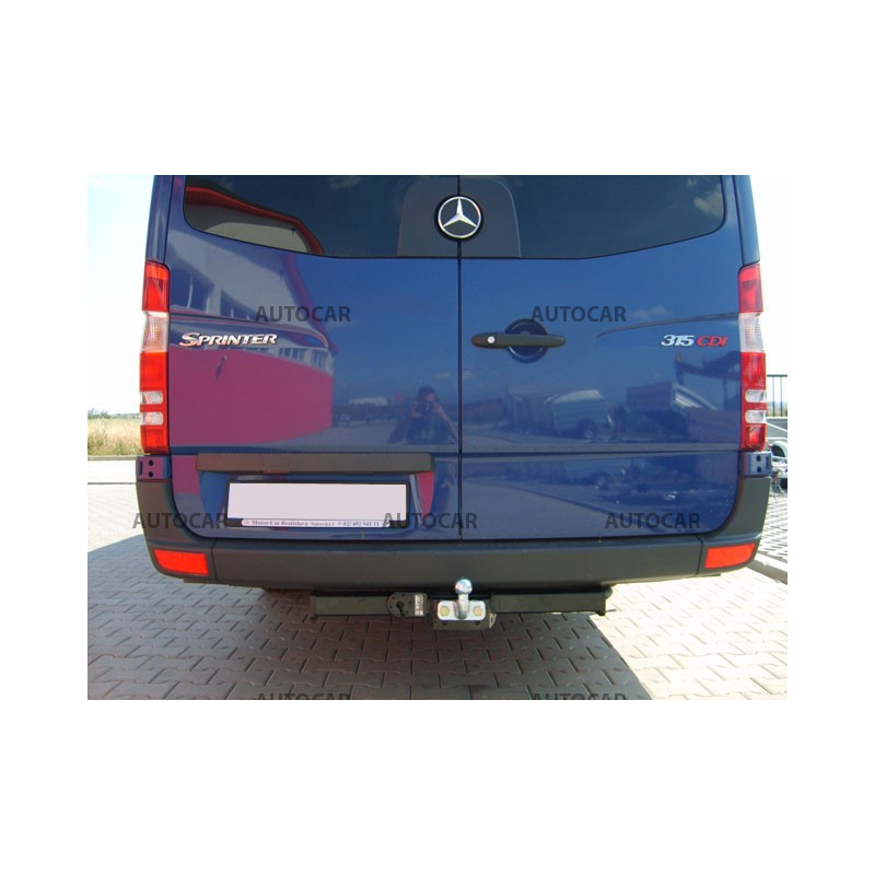 Anhängerkupplung für Volkswagen CRAFTER - Kastenwagen ohne Treppe - Radstand 3,665 / 4,325 m - Festeinbau