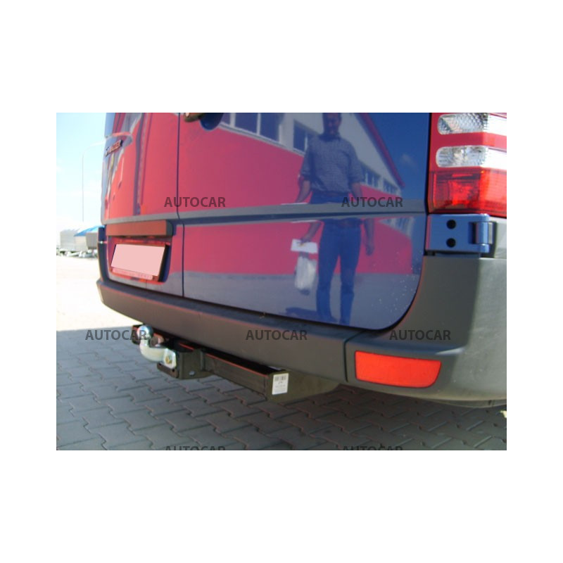 Anhängerkupplung für Volkswagen CRAFTER - Kastenwagen ohne Treppe - Radstand 3,665 / 4,325 m - Festeinbau