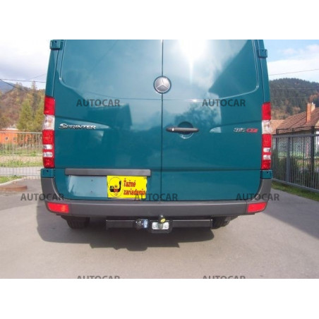 Anhängerkupplung für Volkswagen CRAFTER - Kastenwagen ohne Treppe - Radstand 3,665 / 4,325 m - Festeinbau