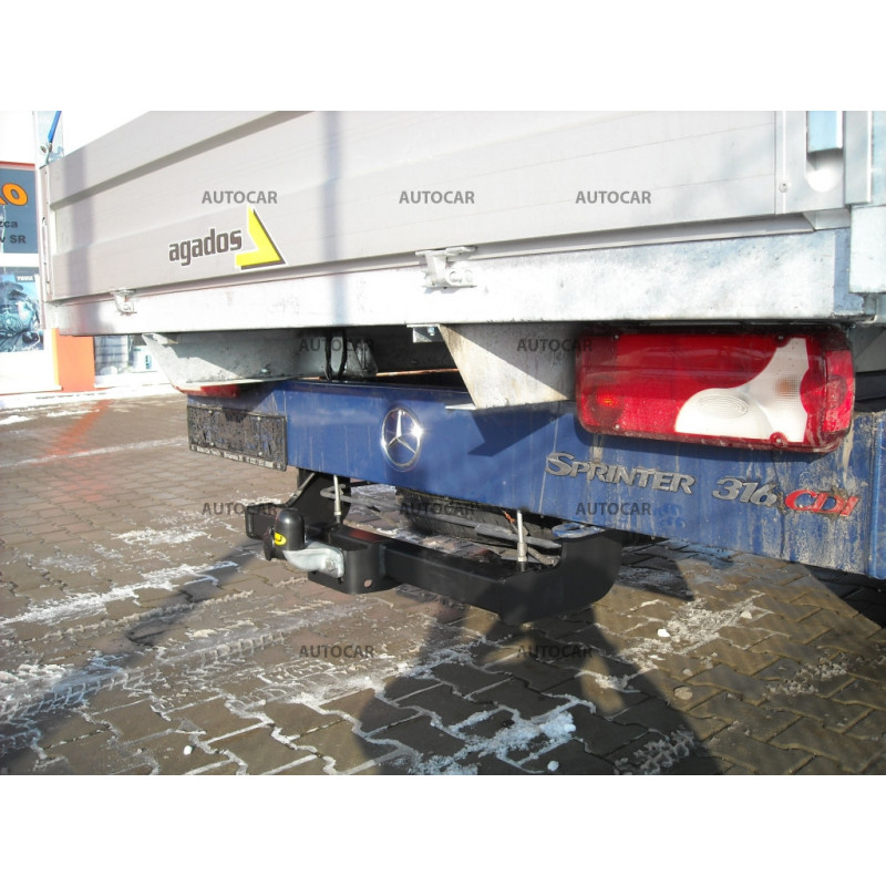 Anhängerkupplung für Mercedes SPRINTER - Pritschenwagen - Einzelräder - Radstand 3,665 / 4,325 m - Festeinbau