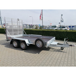 Zweiachsiger gebremster...