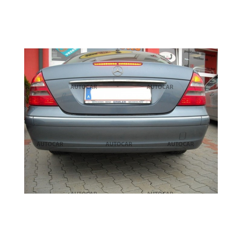 Anhängerkupplung für E - 4-türig (W 211) - manuell–AHK starr - von 2002 bis 2008