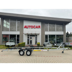 Zweiachsiger gebremster...