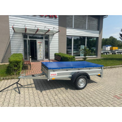 Anhänger mit flacher blauer...