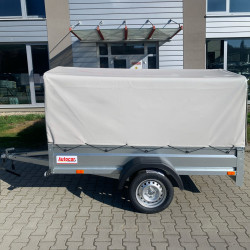 Anhänger mit grauer Plane...