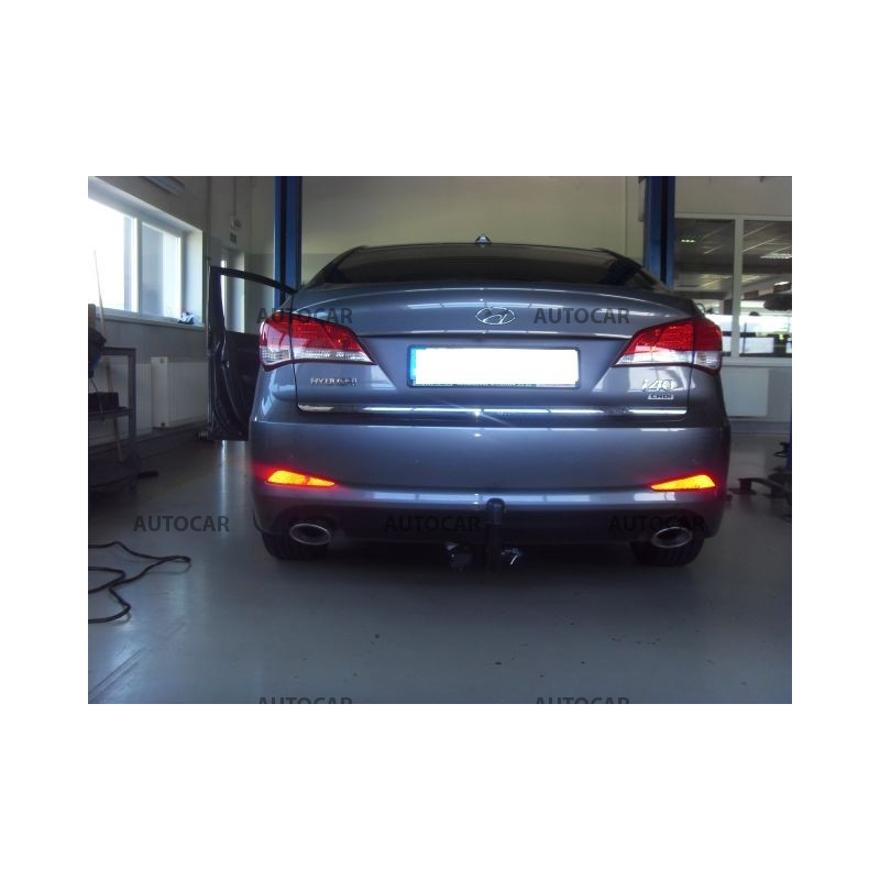 Anhängerkupplung für I 40 - 4 tur. - automat vertikal–AHK abnehmbar - von 04.2011/-