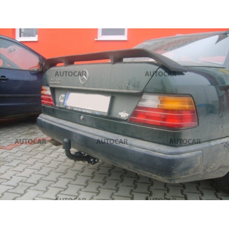 Anhängerkupplung für Mercedes 124 (W124 / S124) - manuall–AHK starr