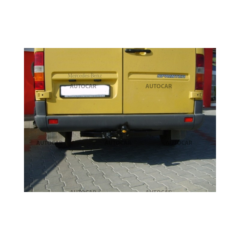 Anhängerkupplung für Mercedes SPRINTER - Kastenwagen ohne Treppe - Radstand 3,05 m - Festeinbau