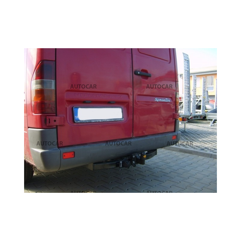 Anhängerkupplung für Mercedes SPRINTER - Kastenwagen ohne Treppe - Radstand 3,55 / 4,025 m - Festeinbau