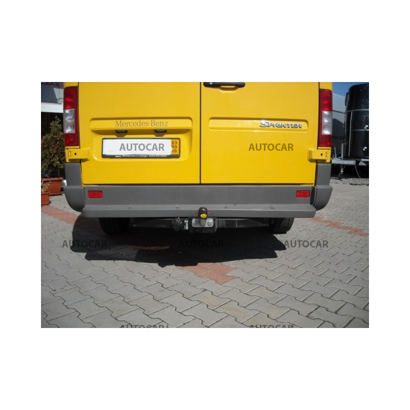Anhängerkupplung für Mercedes SPRINTER - Kastenwagen mit Treppe - Radstand 3,55 / 4,025 m - Festeinbau