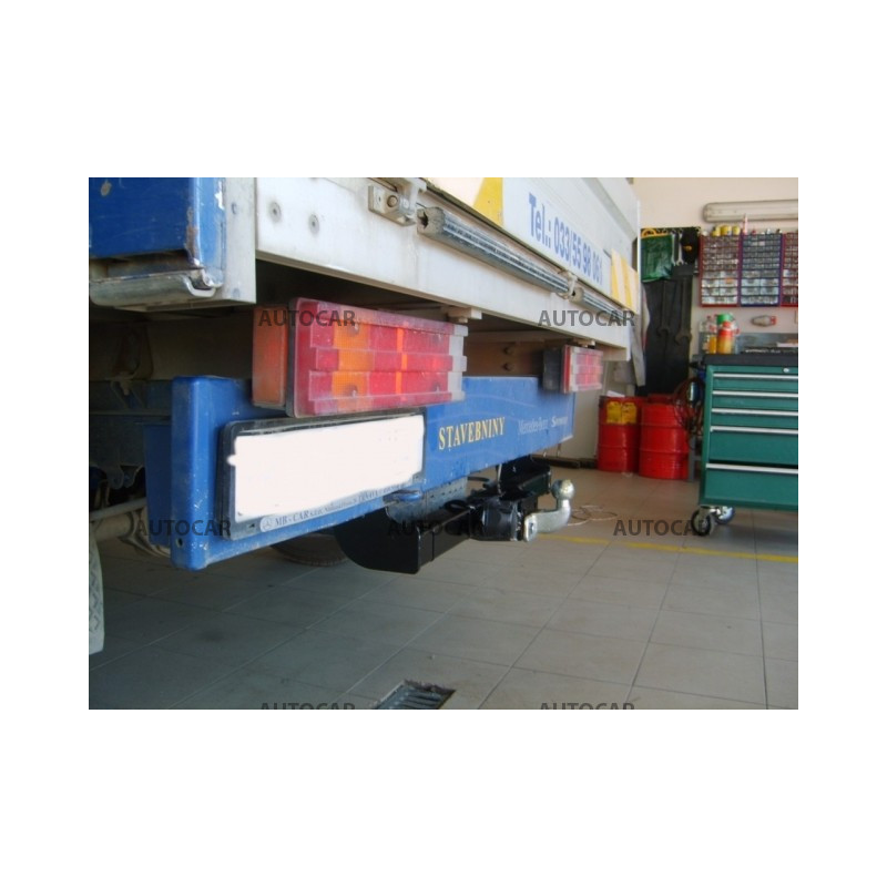 Anhängerkupplung für Mercedes SPRINTER - Pritschenwagen - Einzelräder - Radstand 3,55 / 4,025 m - Festeinbau