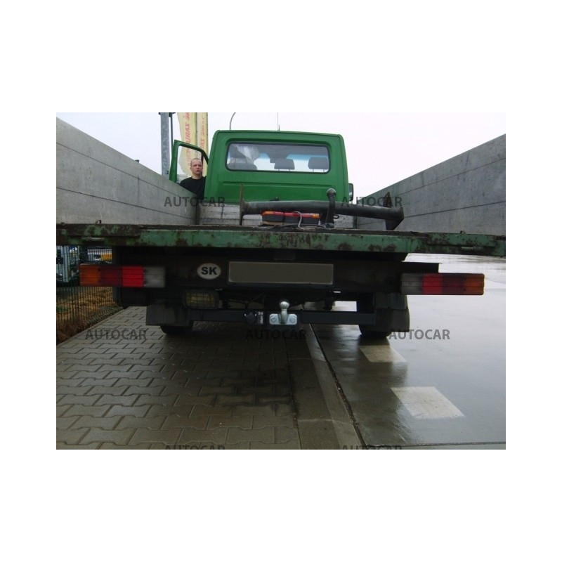 Anhängerkupplung für Mercedes SPRINTER - Pritschenwagen - Einzelräder - Radstand 3,55 / 4,025 m - Festeinbau