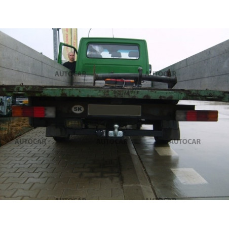 Anhängerkupplung für Mercedes SPRINTER - Pritschenwagen - Einzelräder - Radstand 3,55 / 4,025 m - Festeinbau Anhängerkupplung für Mercedes SPRINTER - Pritschenwagen - Einzelräder - Radstand 3,55 / 4,025 m - Festeinbau