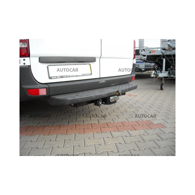 Anhängerkupplung für Mercedes SPRINTER - Kastenwagen mit Treppe - Einzelräder - Radstand 3,665 / 4,325 m - Festeinbau